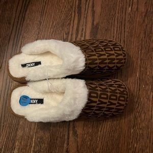 DKNY Wagner Logo Faux Shearling Slippers, Size 10, NWOT